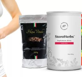 Po lewej kobieta trzymająca się za bolący bok. Po prawej opakowania suplementów diety na wątrobę.